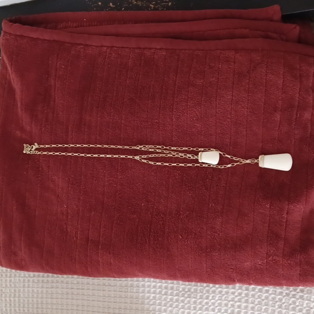 Jewelry - Picture 2 of 4